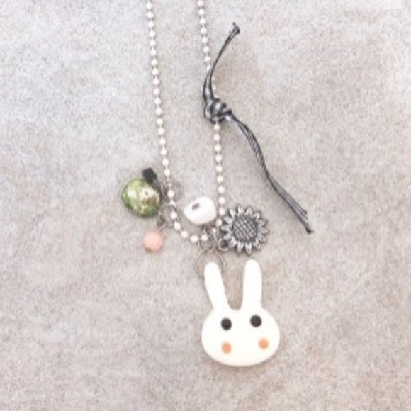 🥕 NEW CUTE Bunny Bow Necklace Rabbit - Picture 2 of 3